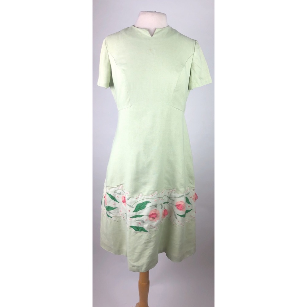 Vintage 1960s Shift Dress With Flower Embroidery